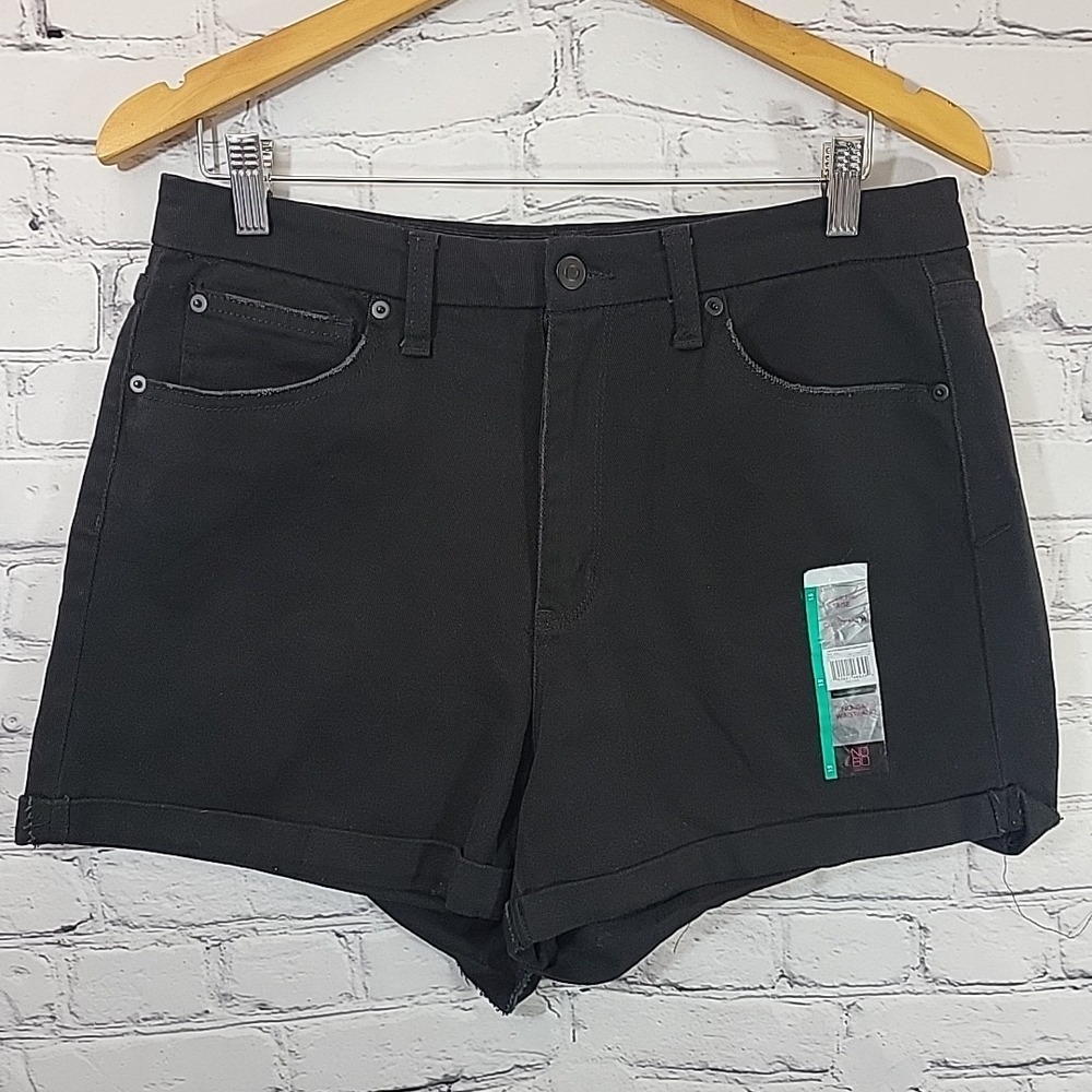 Black Denim‎ Bootie Shorts Jr Sz 15 No Boundaries New NWT